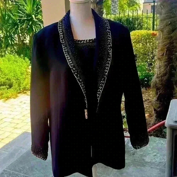 Verucci beaded jacket with matching sleeveless shirt. Size 14. M. Excellent cond - Picture 3 of 16